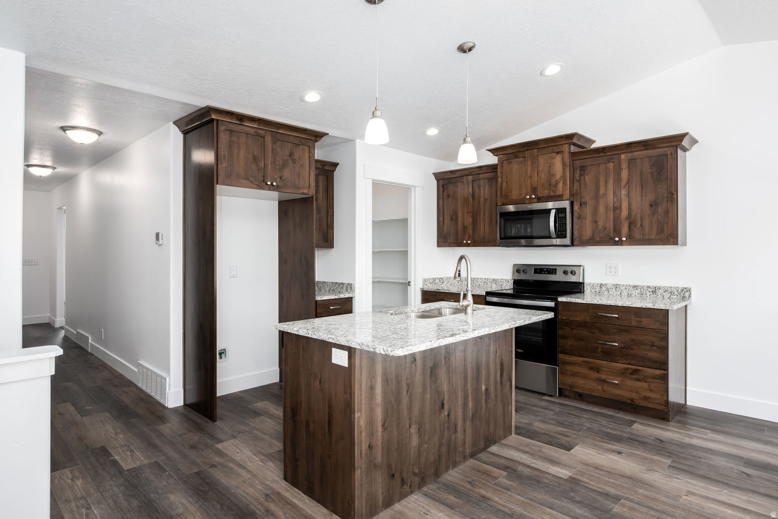 SPRINGFIELD ESTATES - Residential