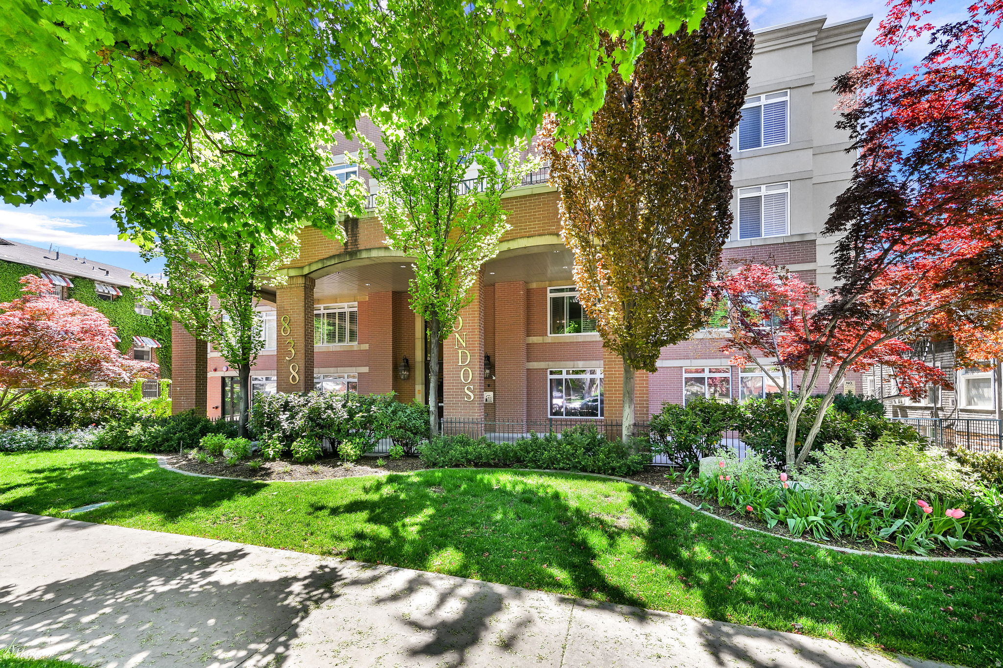 838 CONDOS - Residential
