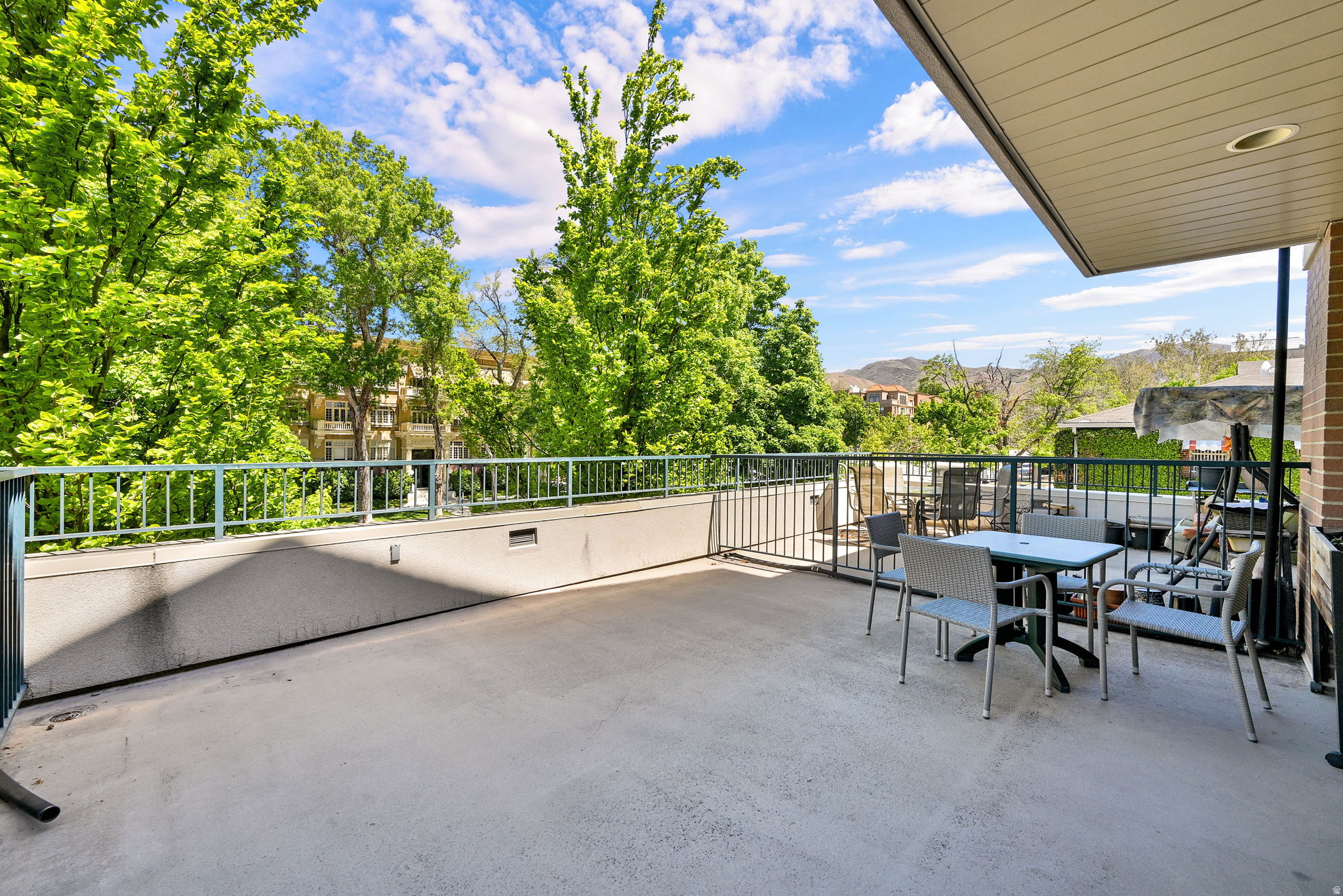 838 CONDOS - Residential