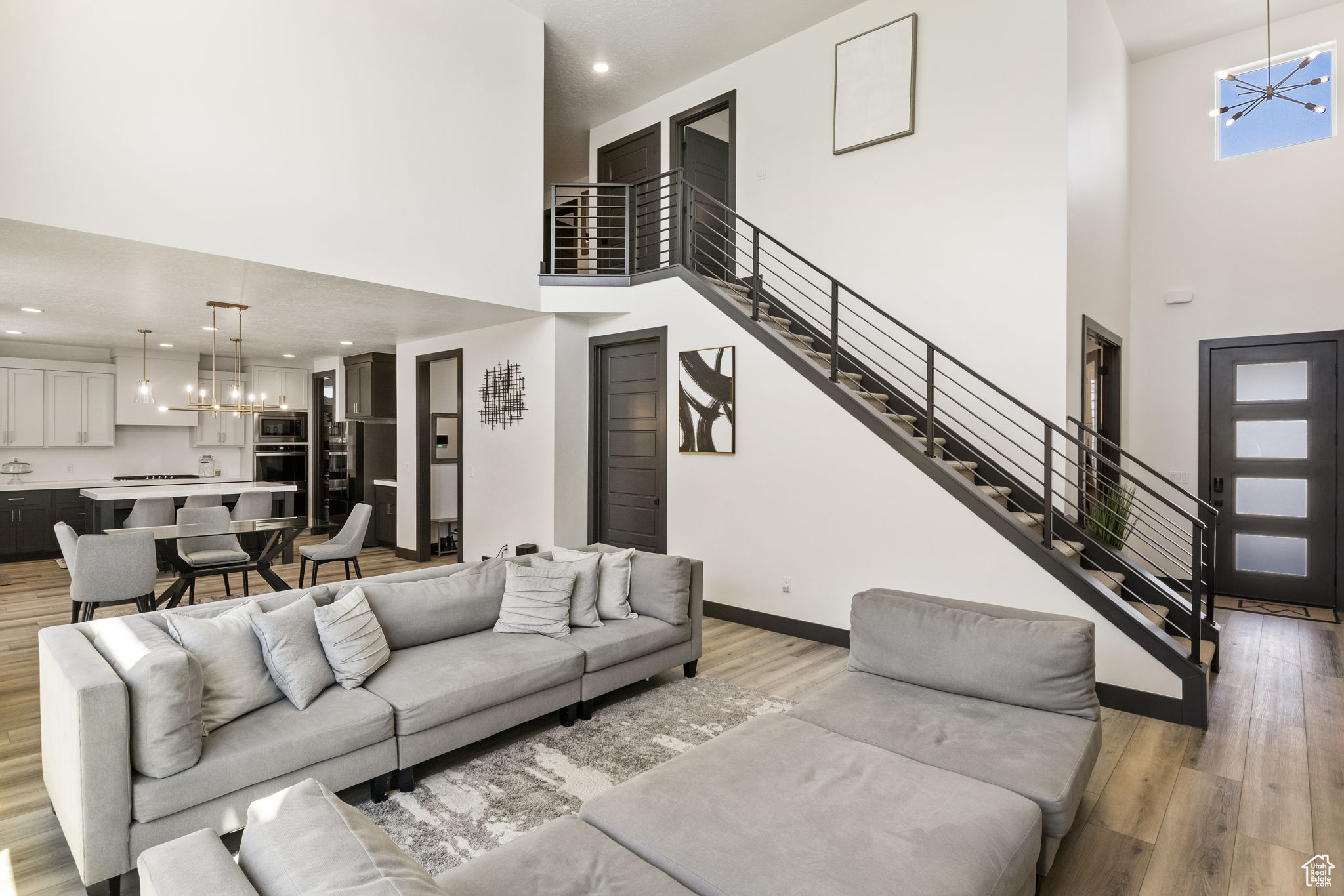 Saratoga Springs, Utah 84045, United States, 5 Bedrooms Bedrooms, ,3 BathroomsBathrooms,Residential,Active,123641