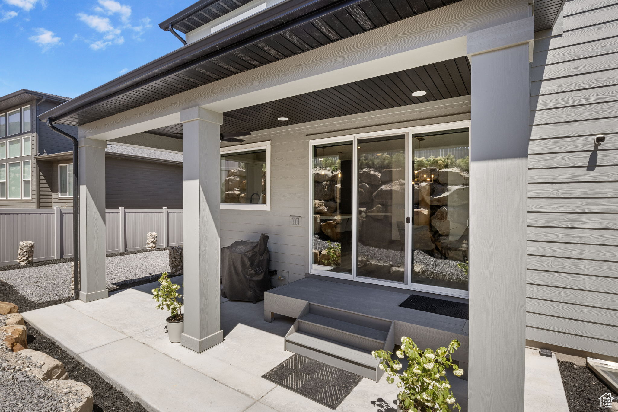 Saratoga Springs, Utah 84045, United States, 5 Bedrooms Bedrooms, ,3 BathroomsBathrooms,Residential,Active,123641