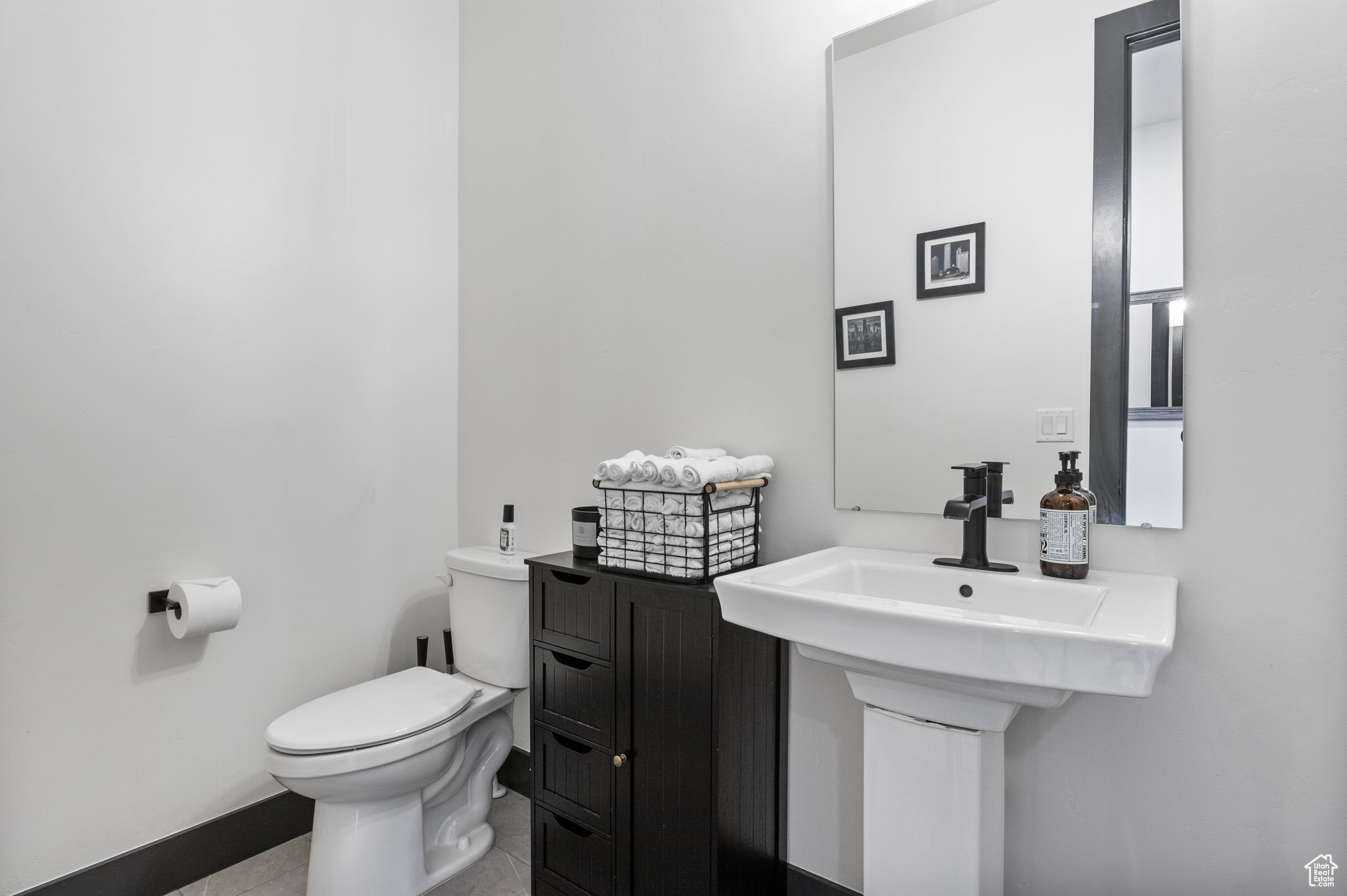 Saratoga Springs, Utah 84045, United States, 5 Bedrooms Bedrooms, ,3 BathroomsBathrooms,Residential,Active,123641