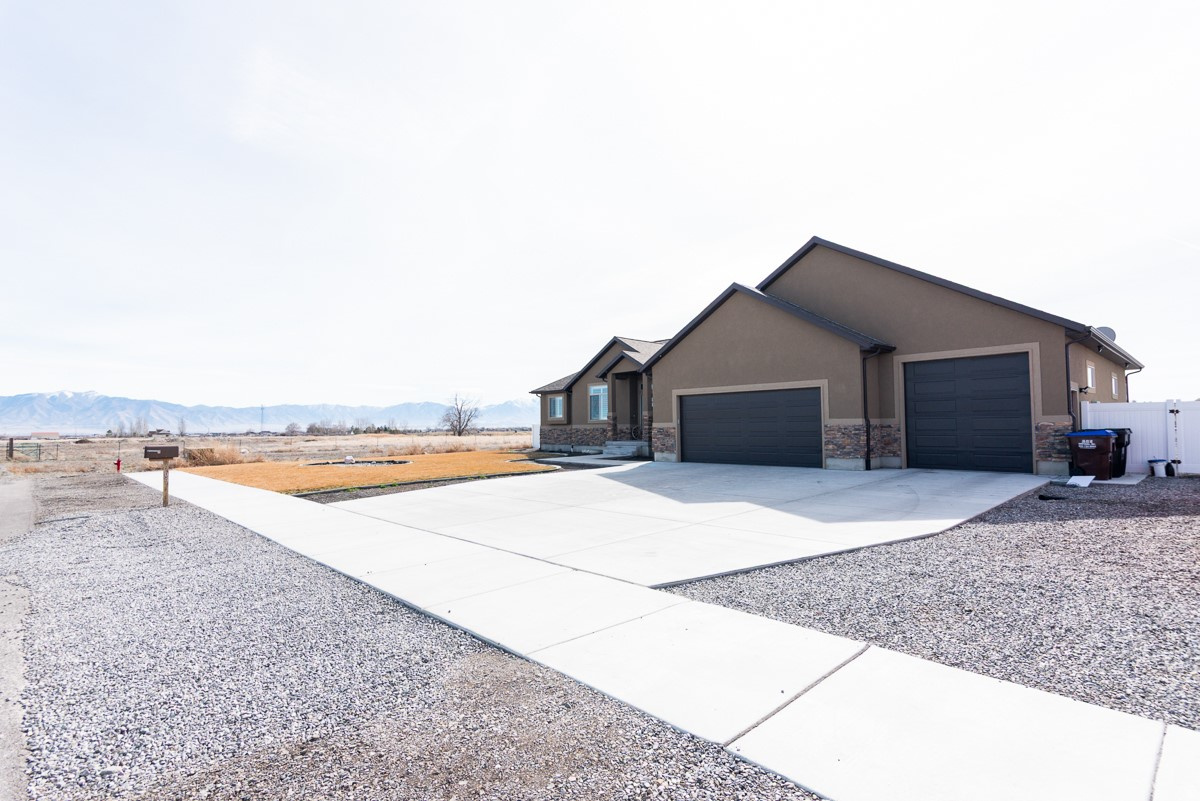 WILLOW FIELDS - Residential