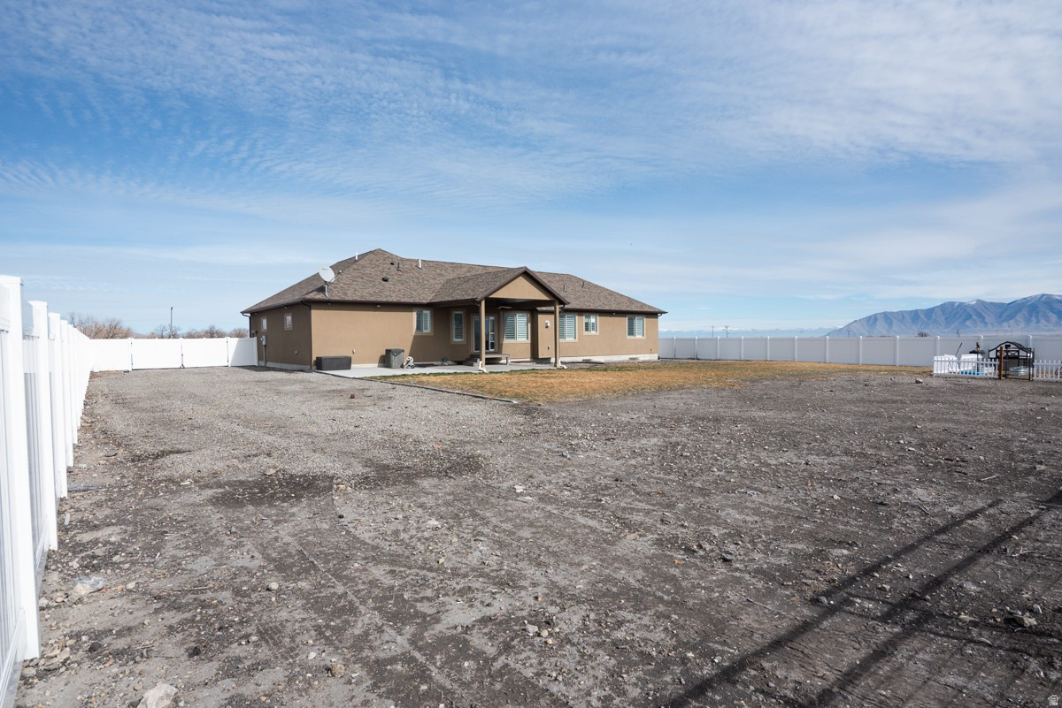 WILLOW FIELDS - Residential