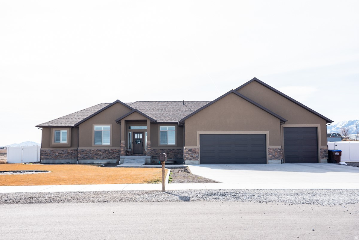 WILLOW FIELDS - Residential