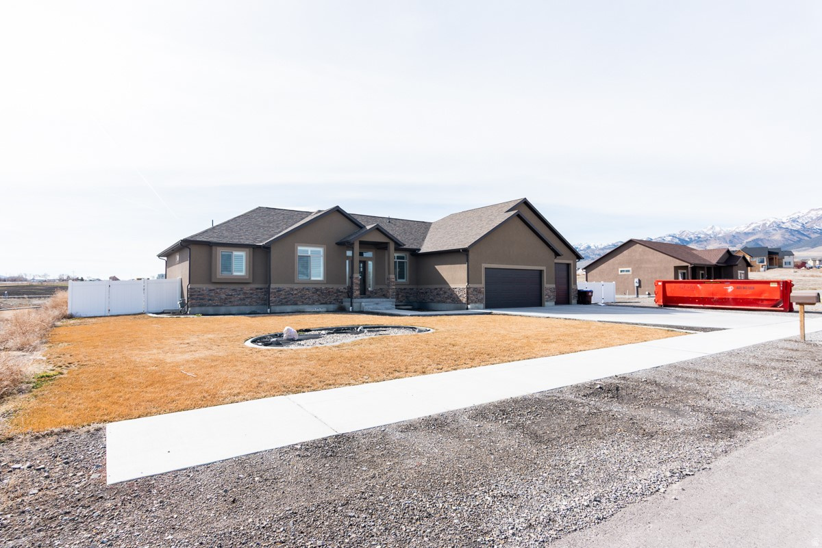 WILLOW FIELDS - Residential