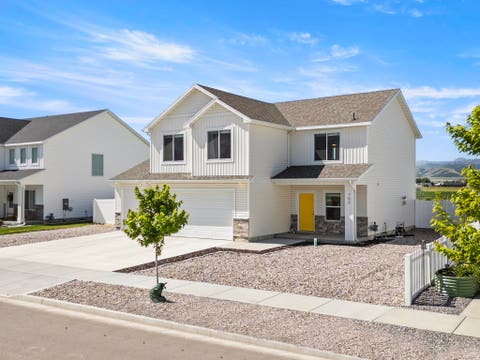 Tiny photo for 702 E 675 S, Hyrum, UT 84319 (MLS # 2170367)