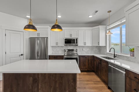 Tiny photo for 702 E 675 S, Hyrum, UT 84319 (MLS # 2170367)