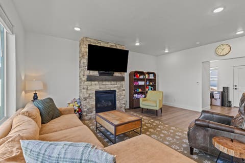 Tiny photo for 702 E 675 S, Hyrum, UT 84319 (MLS # 2170367)