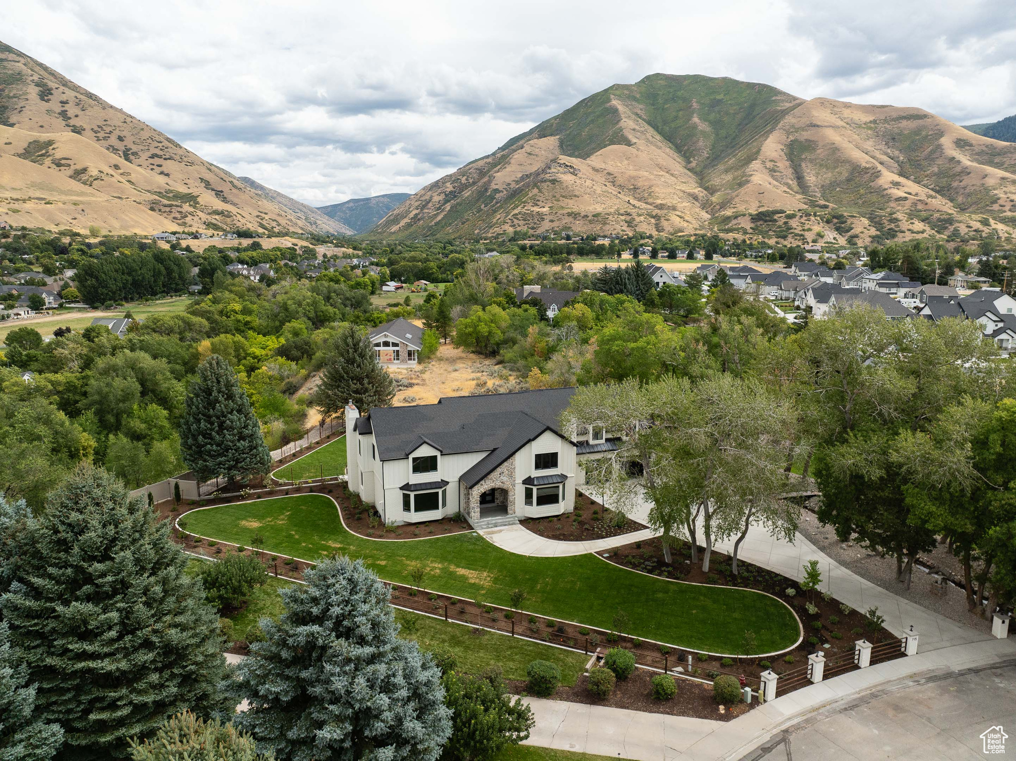 MAPLEWOOD - Residential