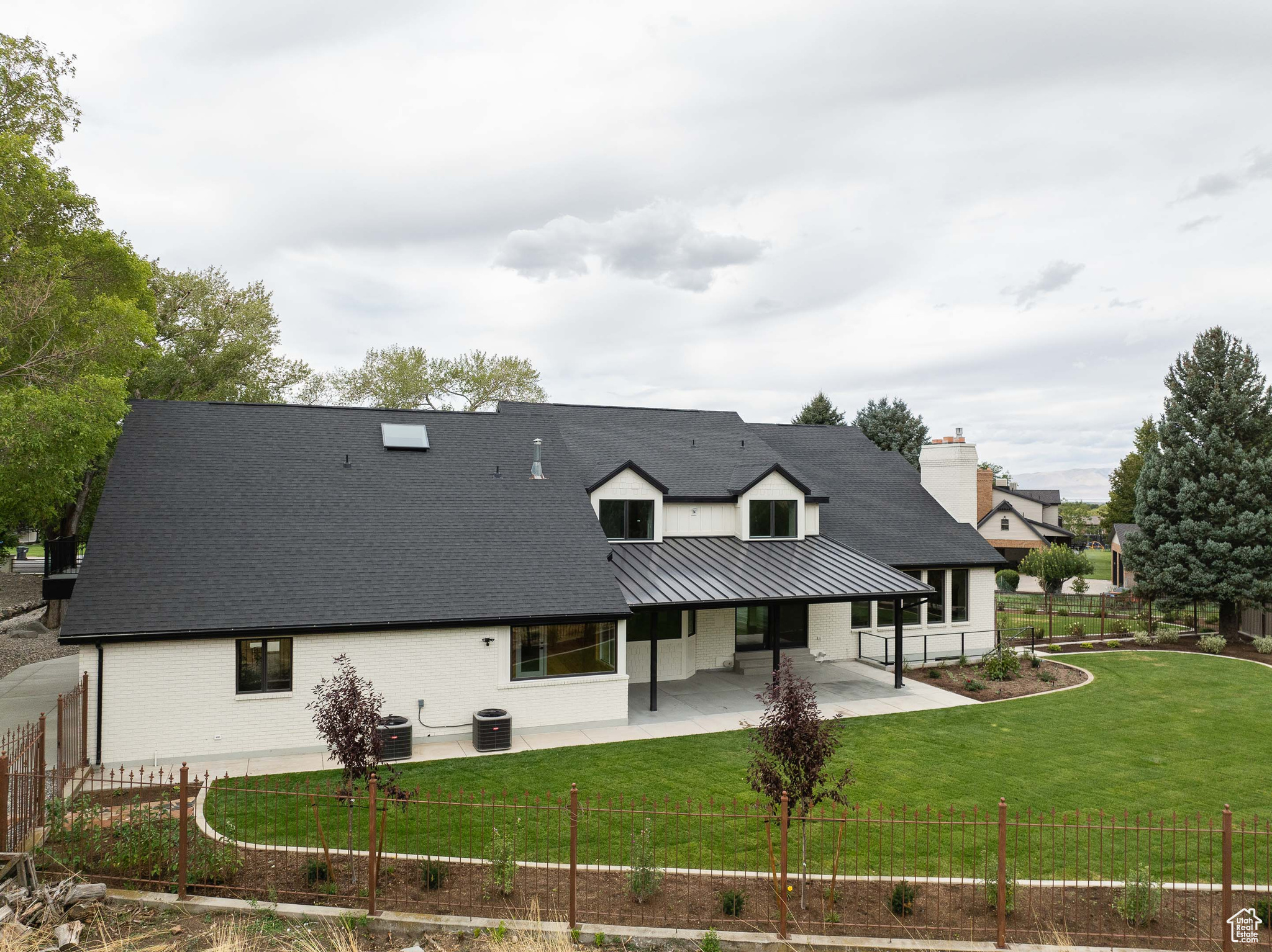 MAPLEWOOD - Residential