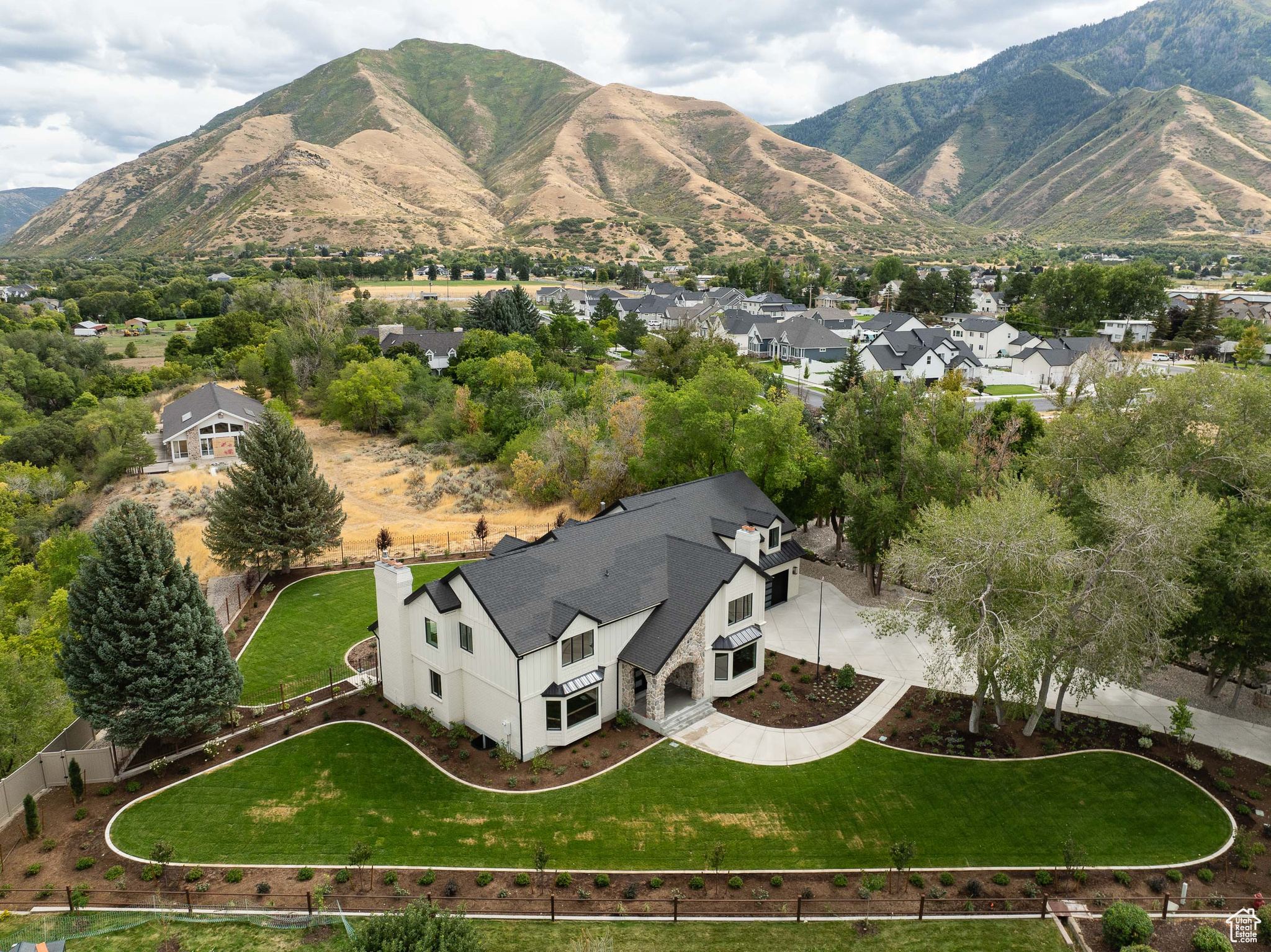 MAPLEWOOD - Residential