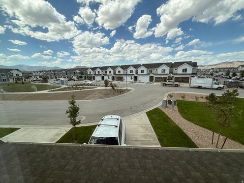 Tiny photo for 887 E OAKUM LN, Saratoga Springs, UT 84045 (MLS # 2147890)