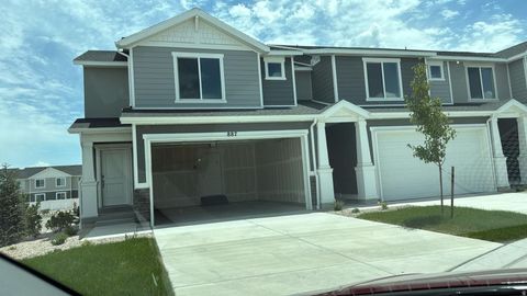 Photo of 887 E OAKUM LN, Saratoga Springs, UT 84045 (MLS # 2147890)