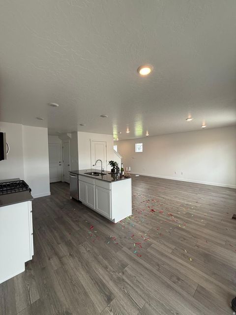 Tiny photo for 887 E OAKUM LN, Saratoga Springs, UT 84045 (MLS # 2147890)