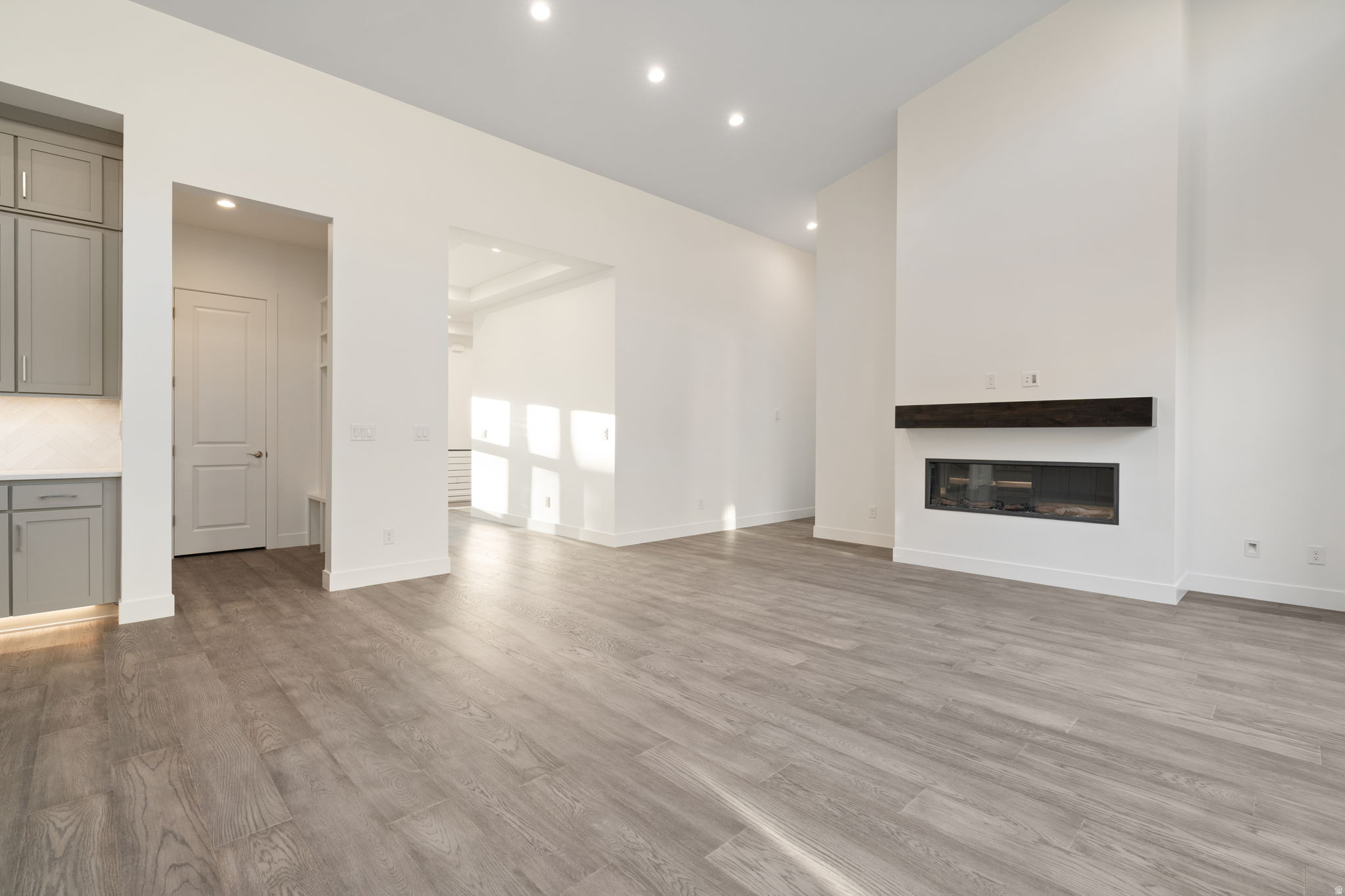 LAKEVIEW ESTATES - Residential