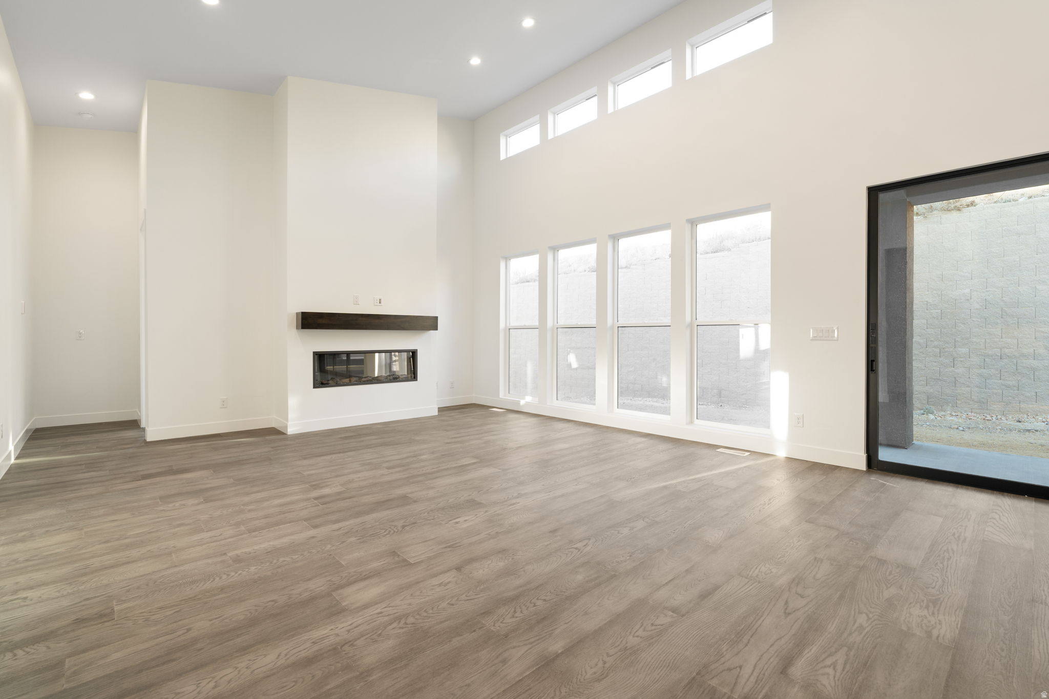 LAKEVIEW ESTATES - Residential