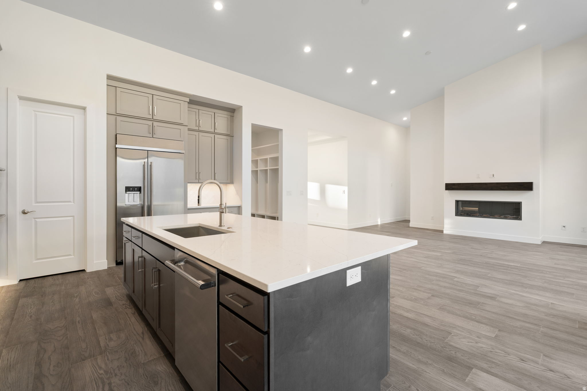 LAKEVIEW ESTATES - Residential