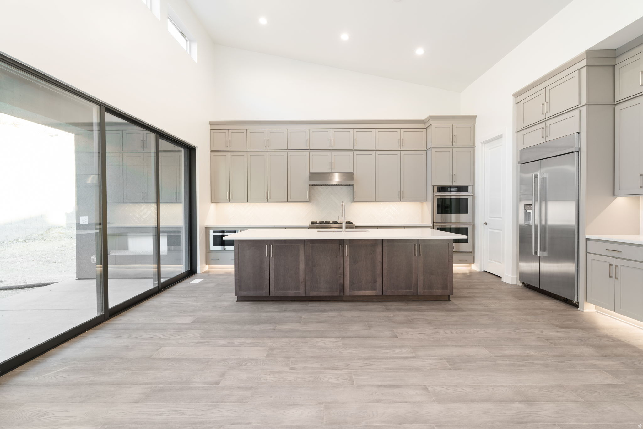 LAKEVIEW ESTATES - Residential