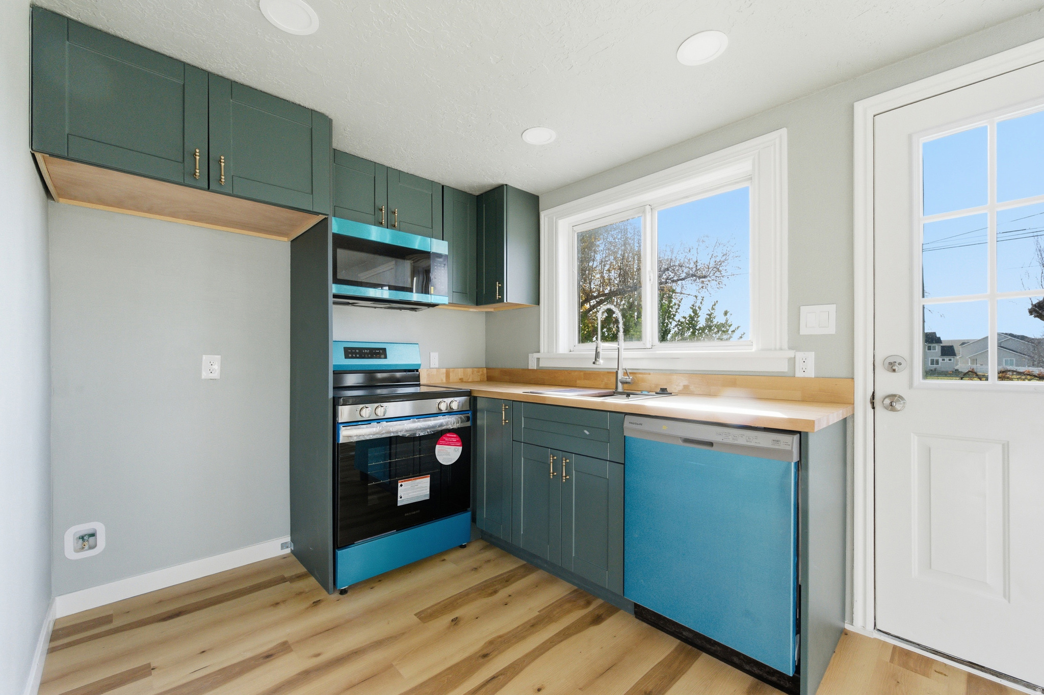 COLUMBIA VILLAGE - Residential