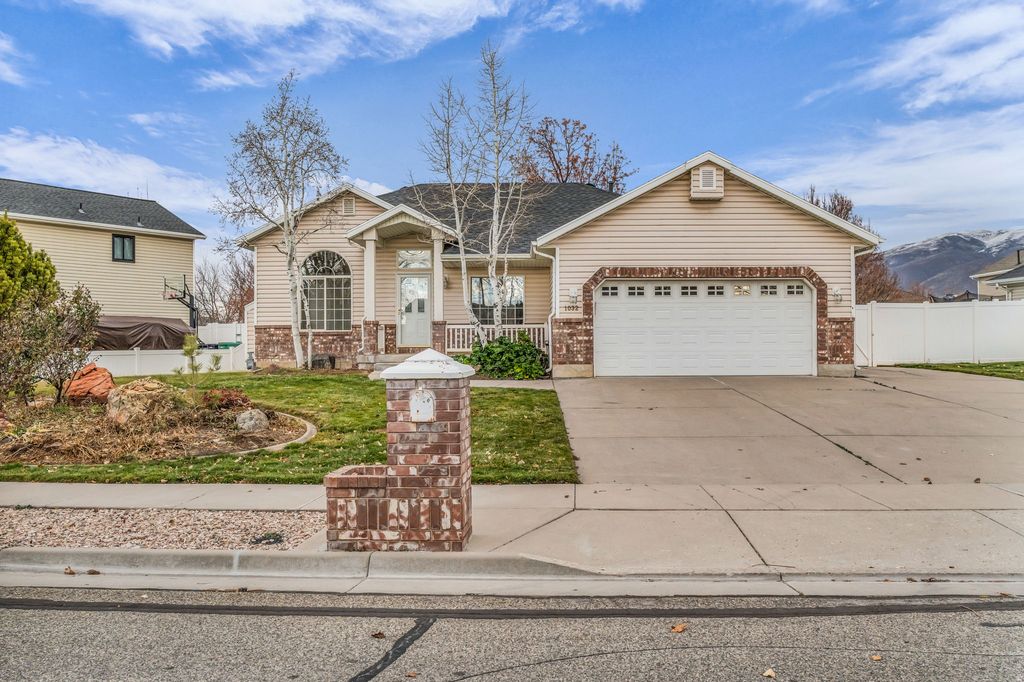 Photo of 1032 W 1400 S, Woods Cross, UT 84087 (MLS # 2128103)