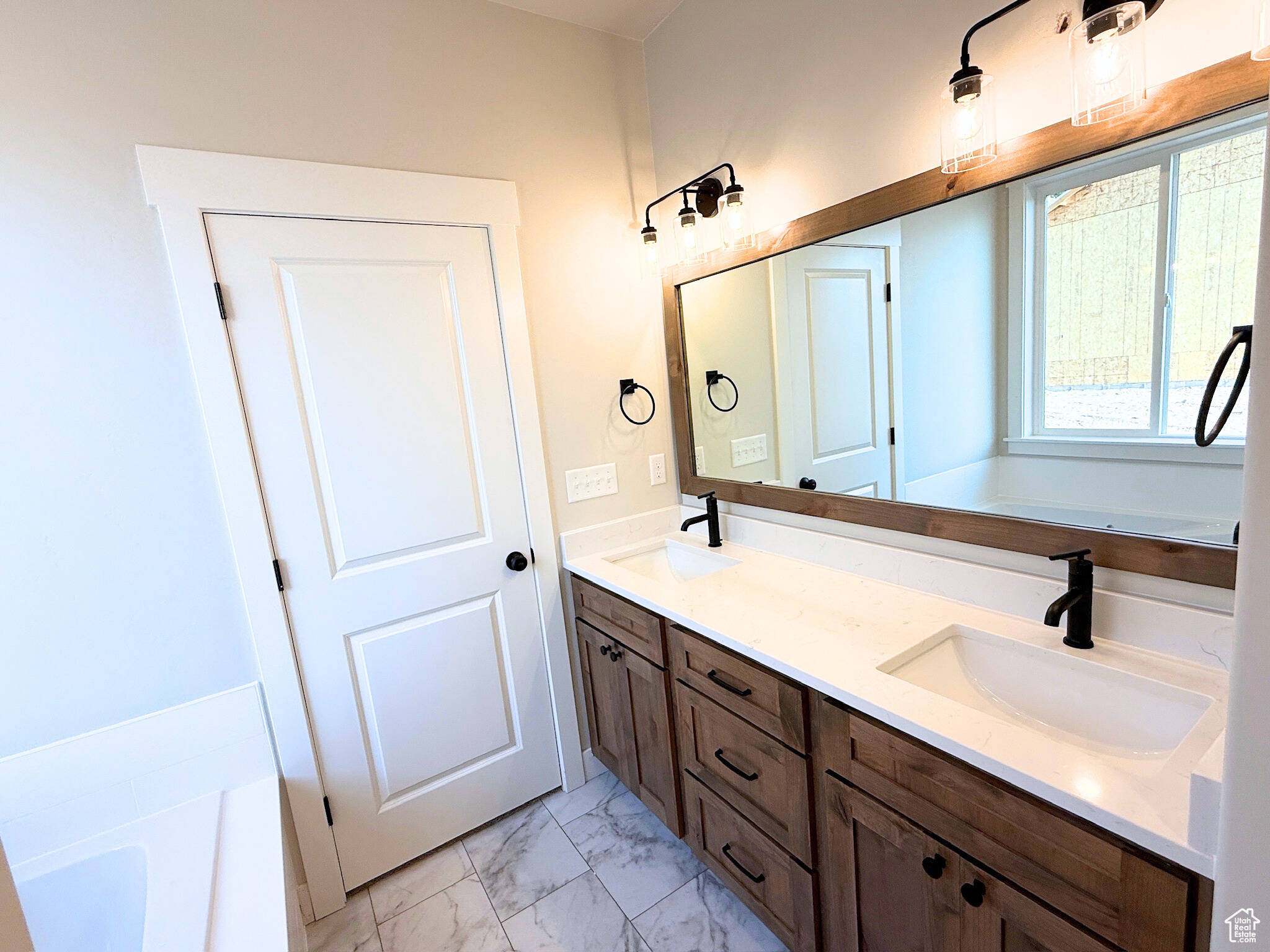 MOUNTAIN GATE SUBDVISION - Residential