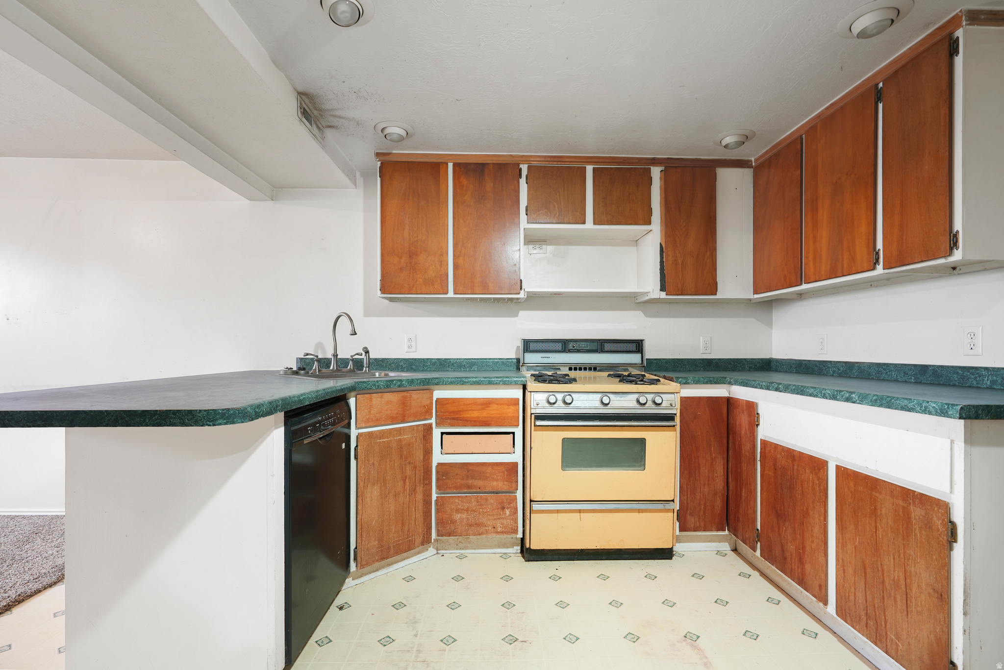 SUNBURST VILLAGE - Residential