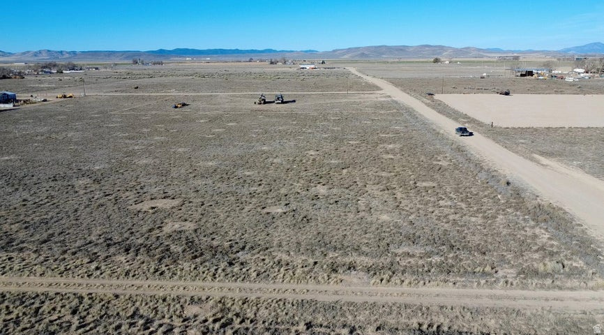 ESCALANTE VALLEY - Land