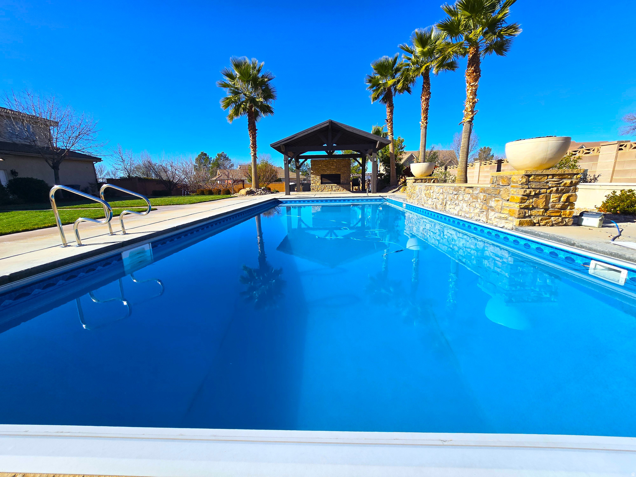 MAJESTIC VIEW - Residential