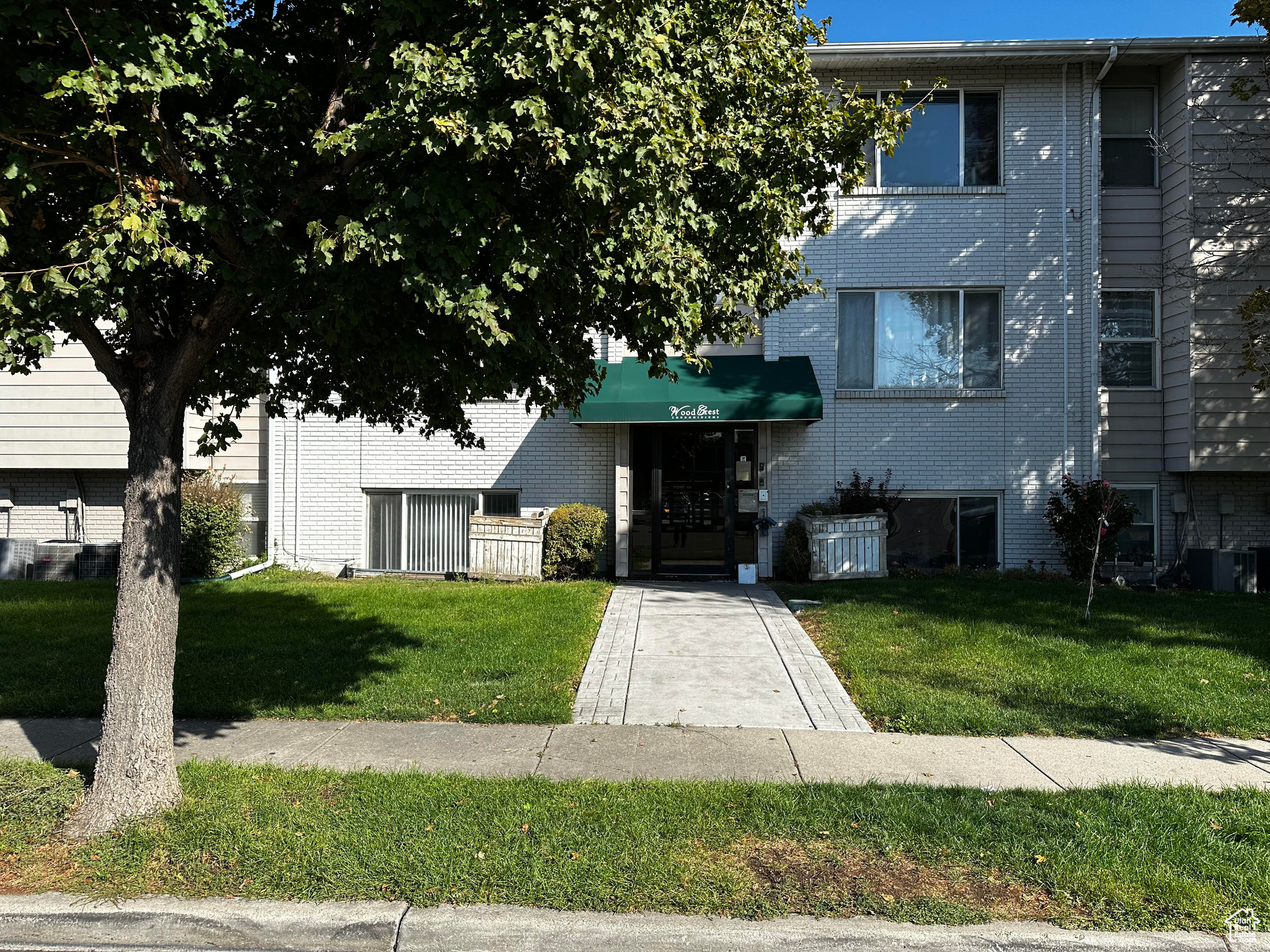 WOOD CREST CONDOMINIUM PHASE 2 - Residential