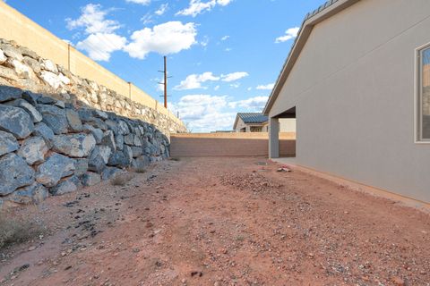 Tiny photo for 350 W CAMINO BORDE, Washington, UT 84780 (MLS # 2137291)