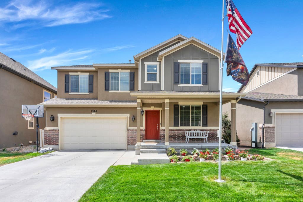 Photo of 13162 S BRICKSHIRE LN W, Herriman, UT 84096 (MLS # 2175593)