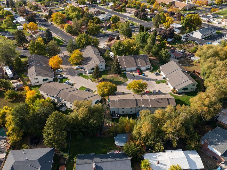 This is a 23-unit complex with 100% occupancy. Average tenant stays just under 4 years.  There are 4 buildings with 4 units that are 1700 SQF each with 3 bed and 2 bath and garage.  There are 2 buildings with units 1400 SQF one building has 3 units and one has 4. We have had them over 20 years and been very successful, but time to retire.  **Seller will credit for a new roof on each unit**