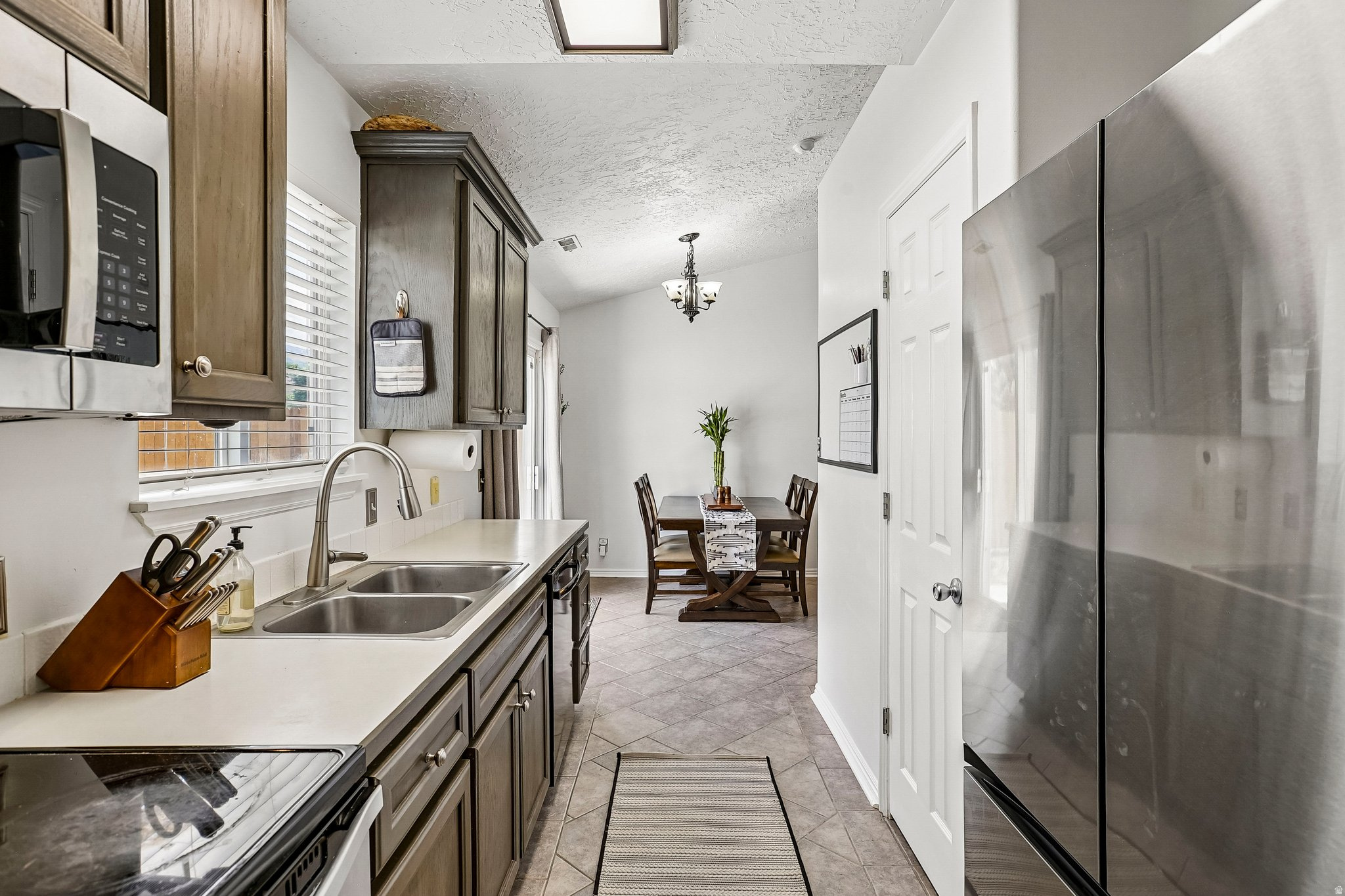 WHISPER WILLOW - Residential