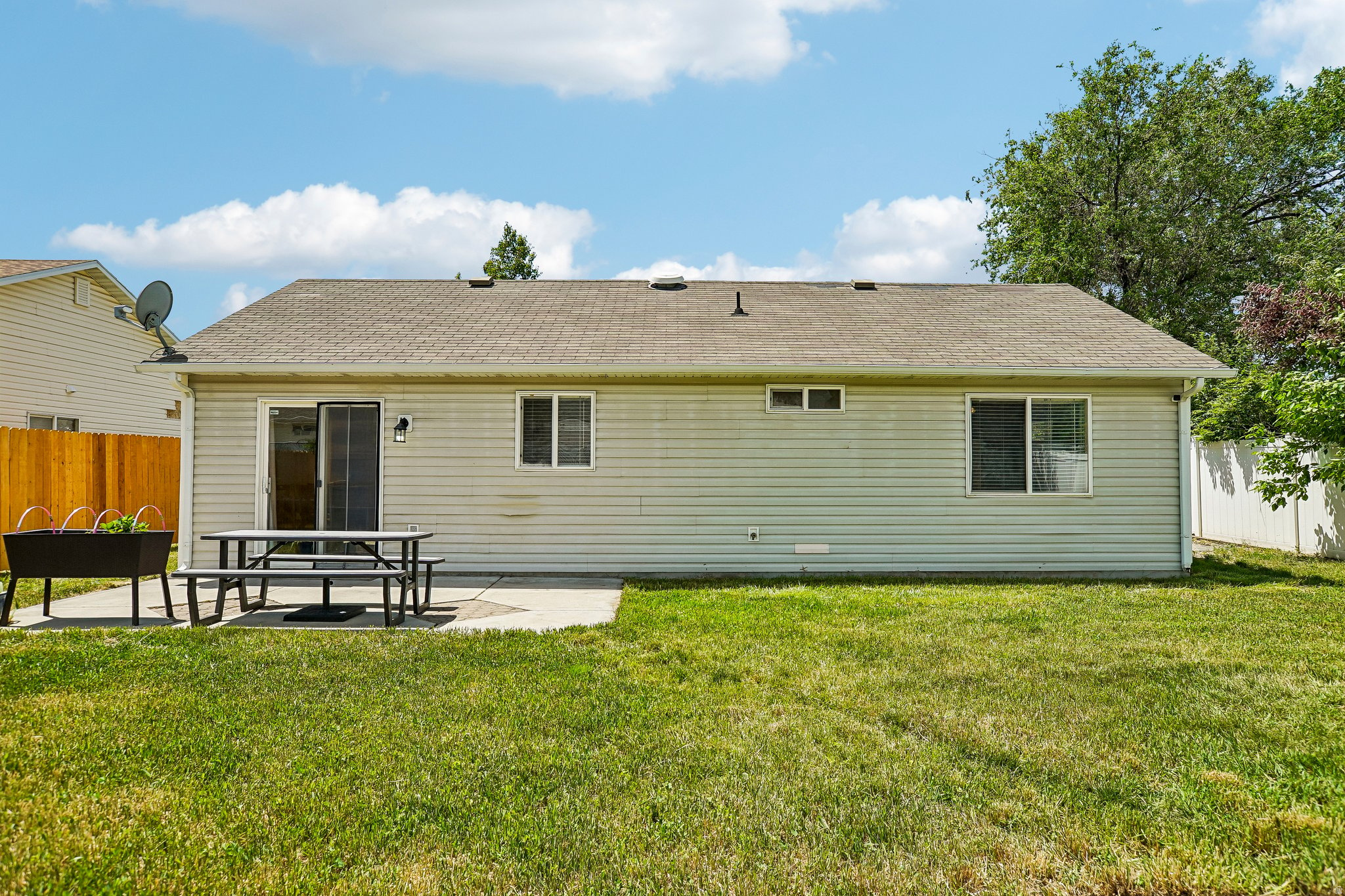 WHISPER WILLOW - Residential