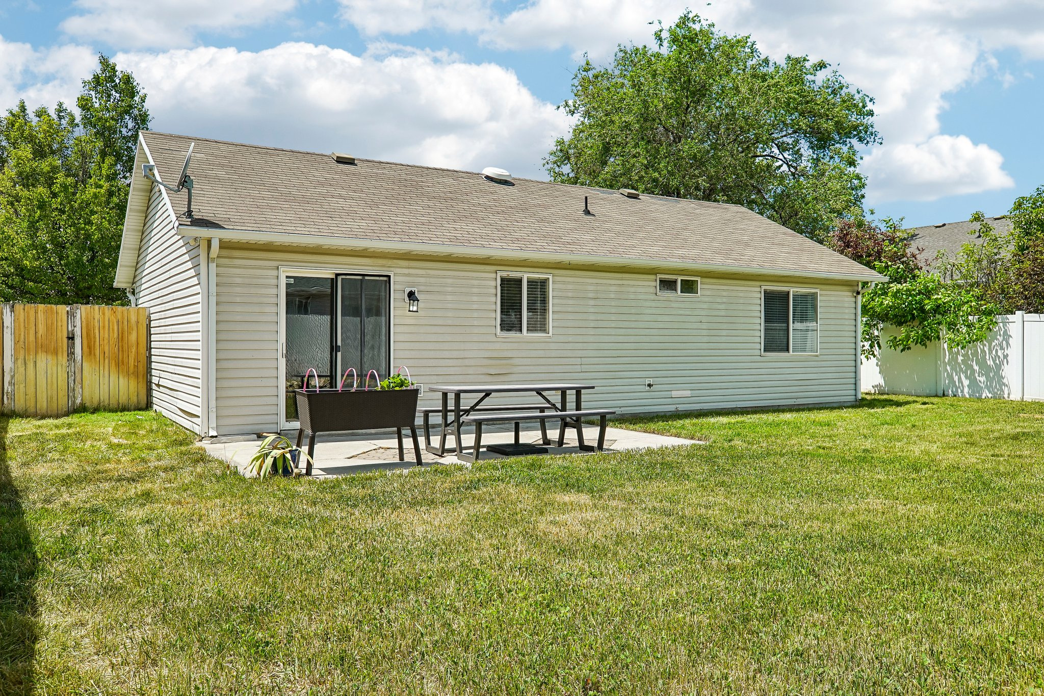 WHISPER WILLOW - Residential