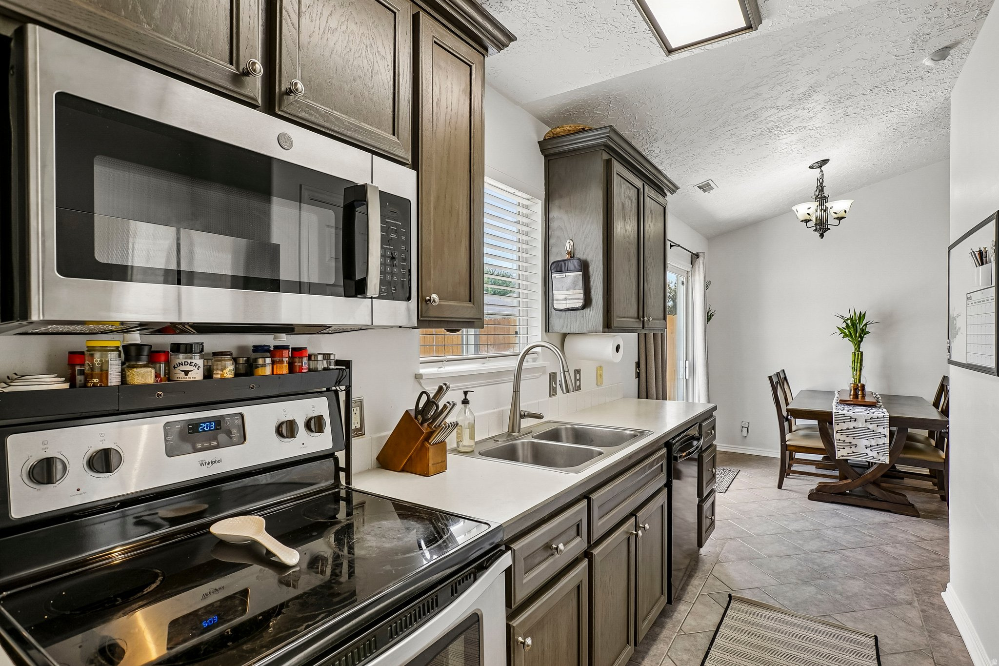 WHISPER WILLOW - Residential