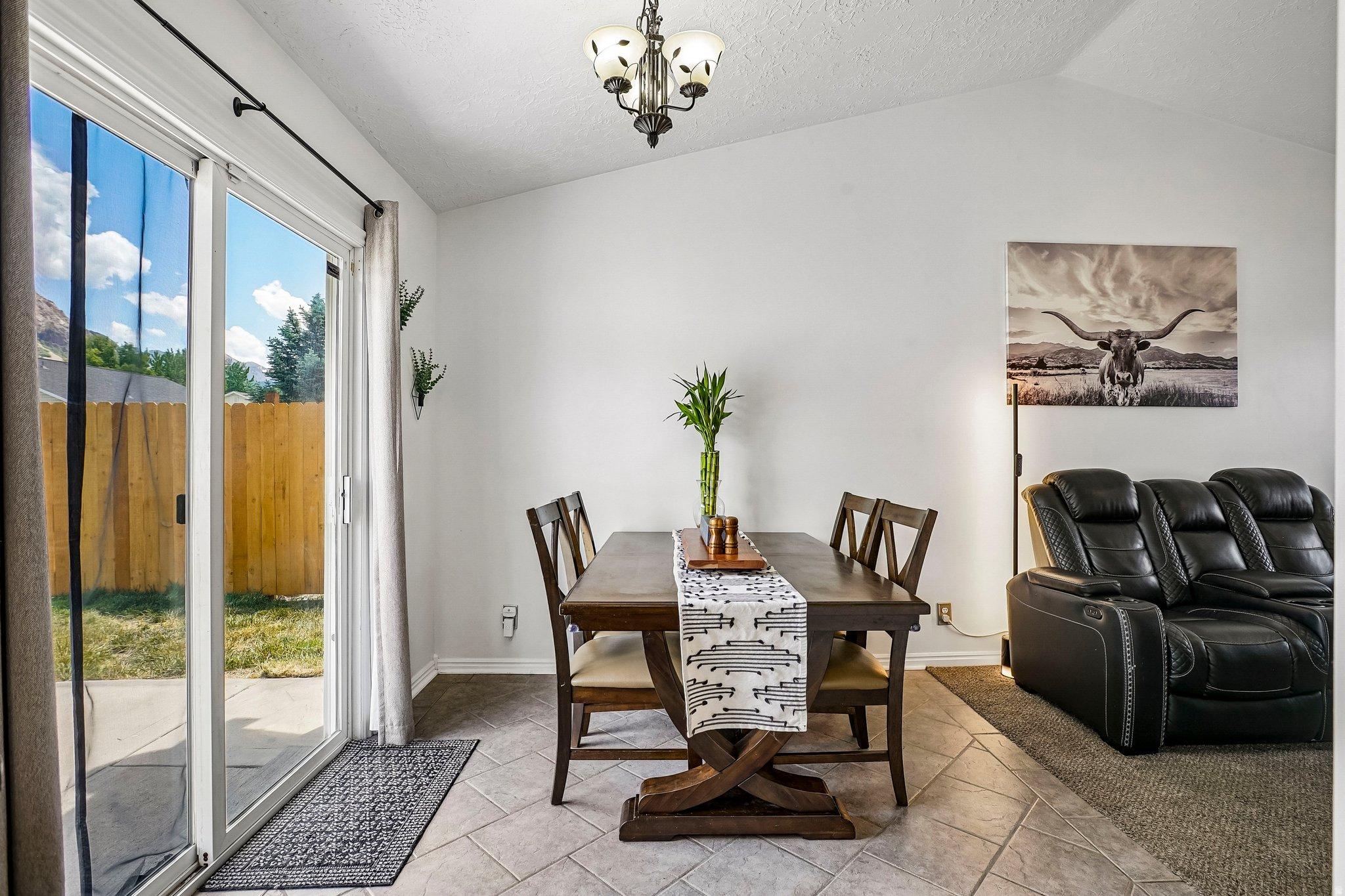 WHISPER WILLOW - Residential
