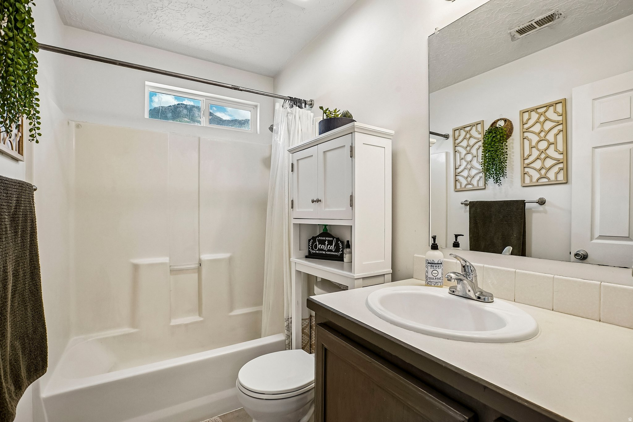WHISPER WILLOW - Residential