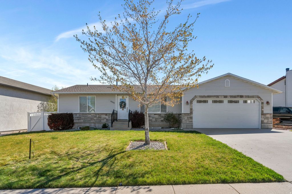Photo of 4049 S CASTLE VIEW DR, West Valley City, UT 84128 (MLS # 2148218)