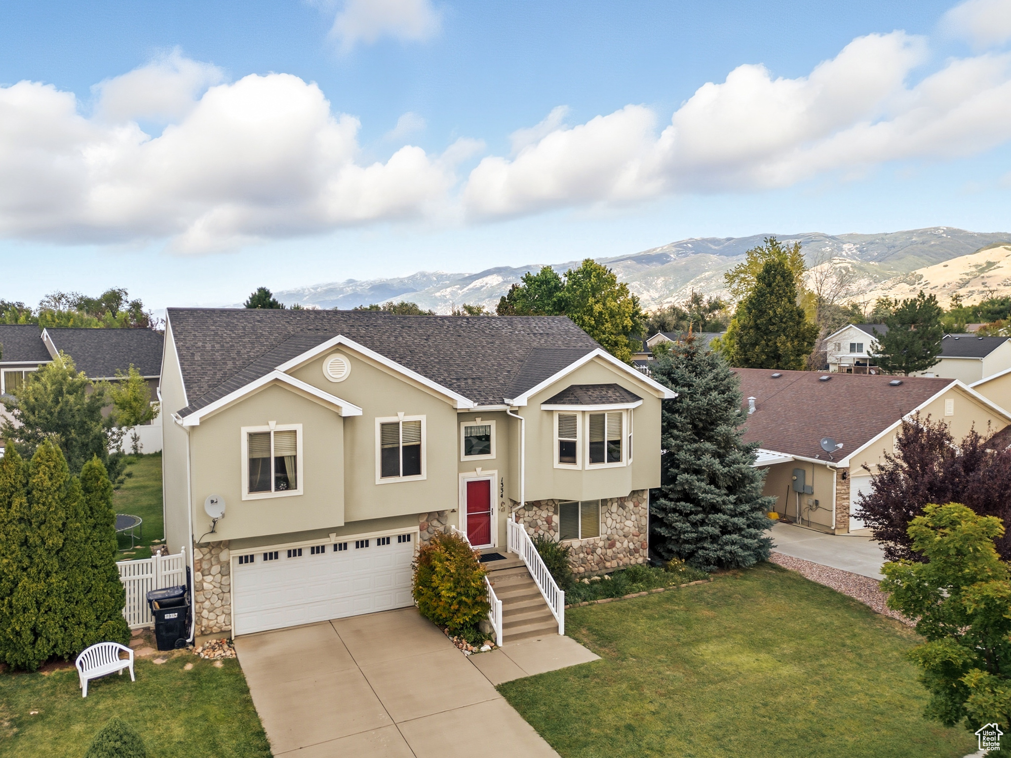 ARGYLE ACRES - Residential
