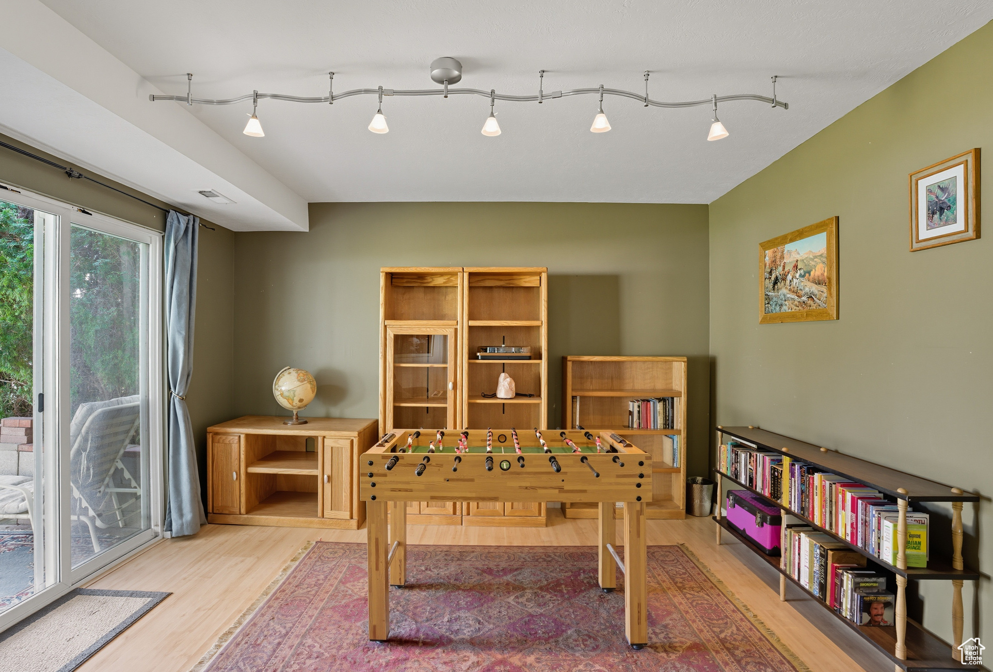 ARGYLE ACRES - Residential