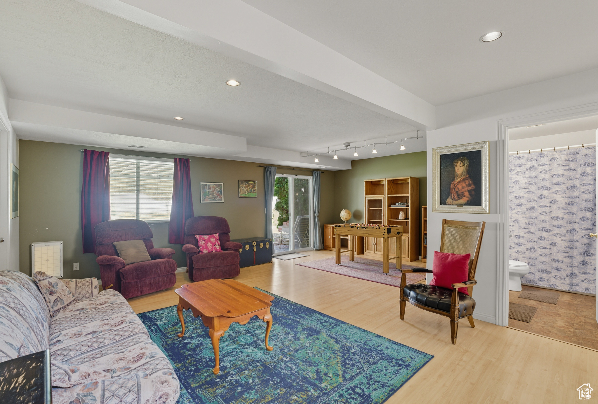 ARGYLE ACRES - Residential