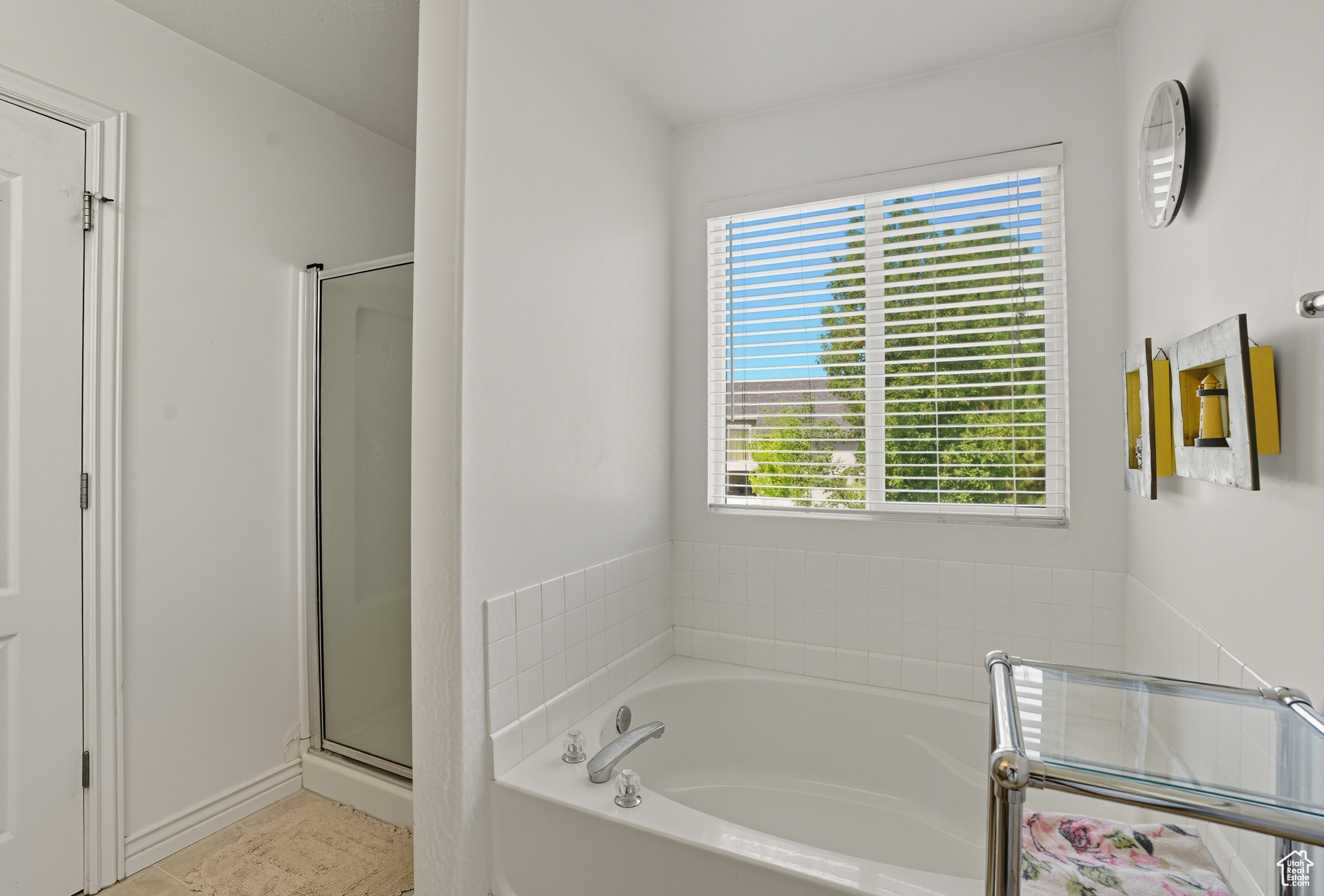 ARGYLE ACRES - Residential