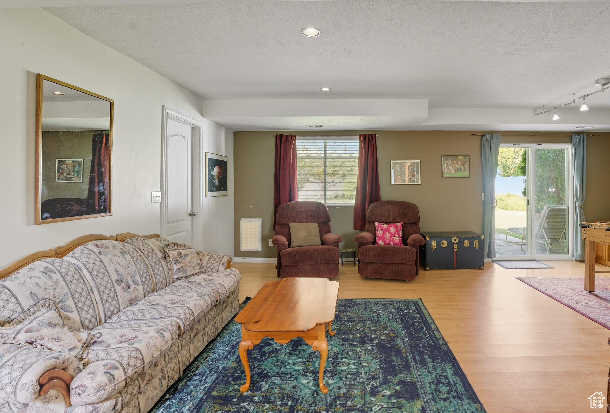 ARGYLE ACRES - Residential