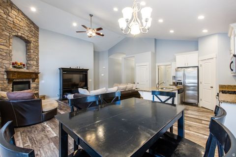 Tiny photo for 11173 S ASPEN PEAK DR, South Jordan, UT 84095 (MLS # 2119834)
