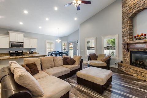 Tiny photo for 11173 S ASPEN PEAK DR, South Jordan, UT 84095 (MLS # 2119834)