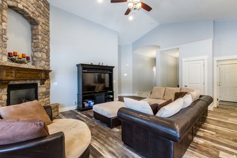 Tiny photo for 11173 S ASPEN PEAK DR, South Jordan, UT 84095 (MLS # 2119834)