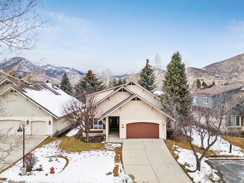 Photo of 5 E VILLAGE CIR, Midway, UT 84049 (MLS # 2140493)