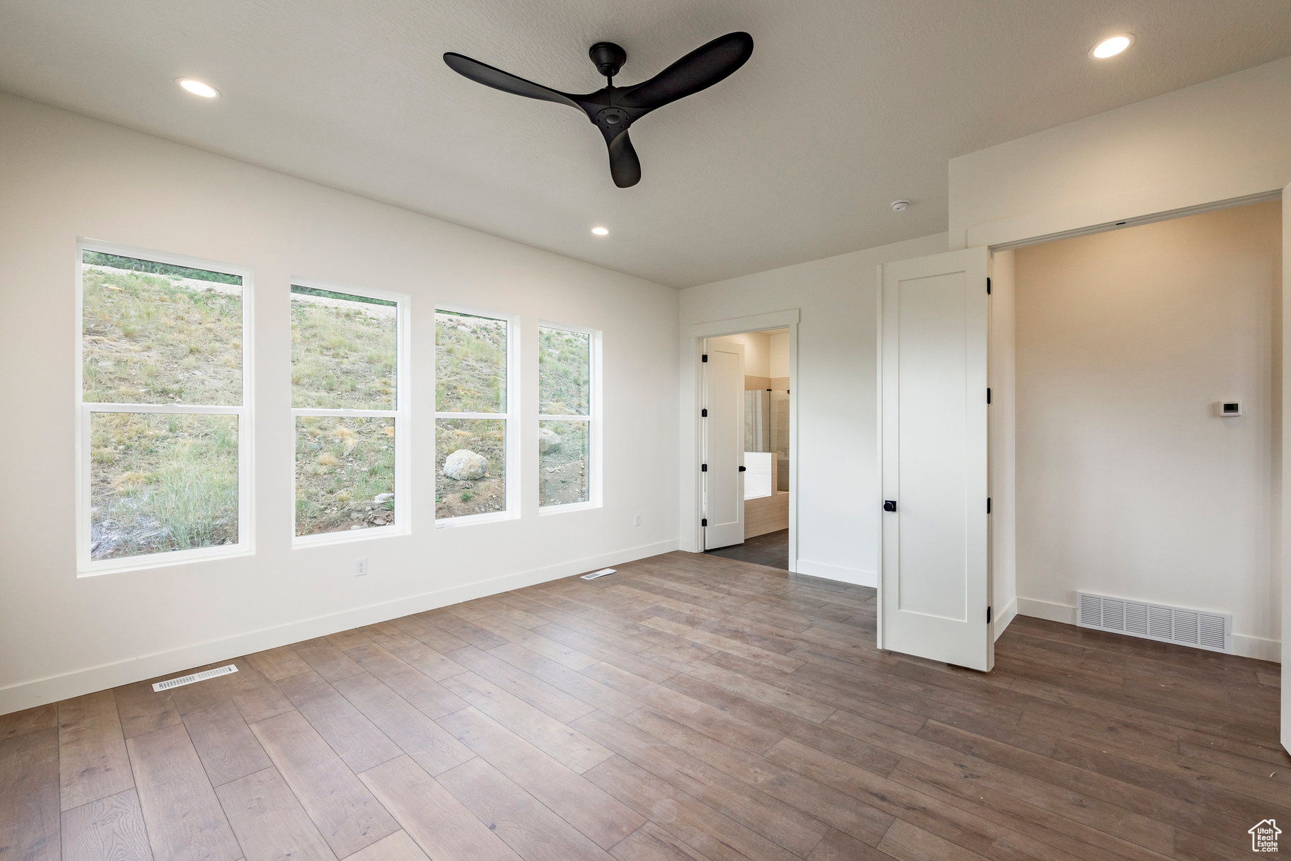 DEER SPRINGS - Residential